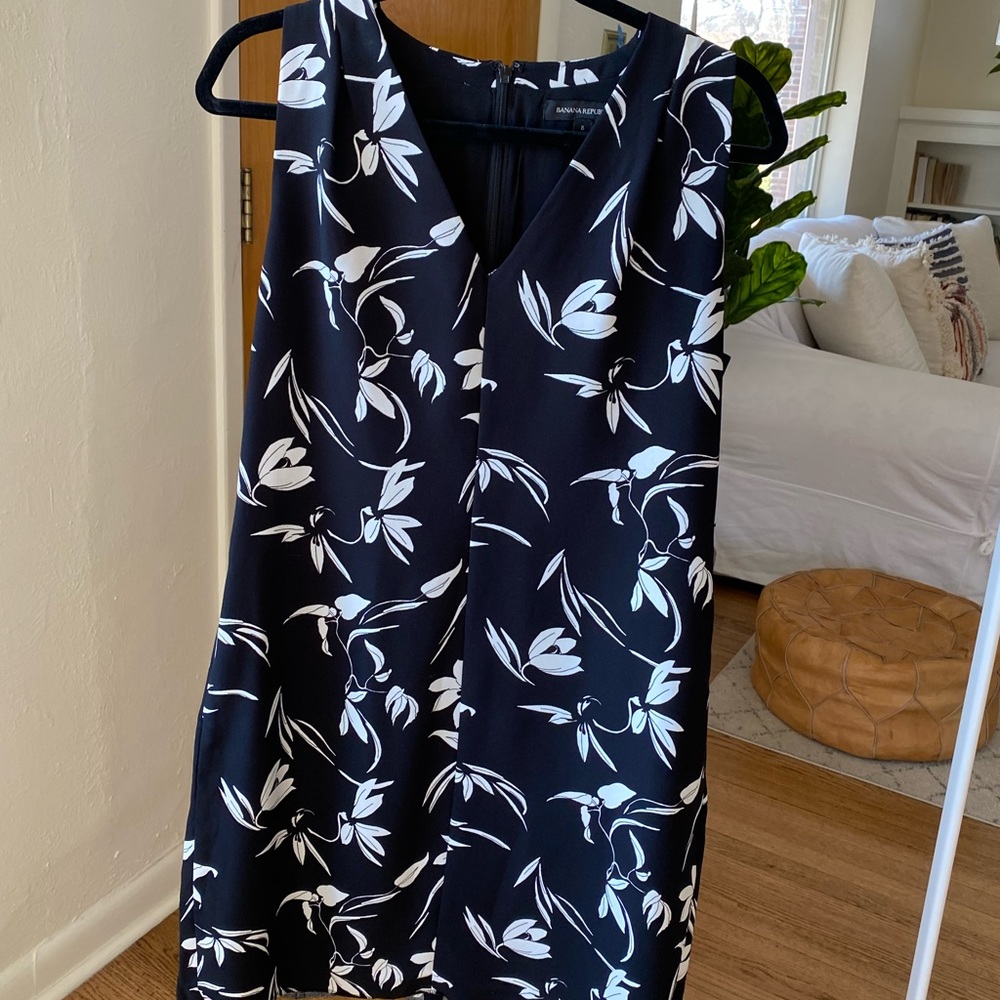 Banana Republic: Size 8